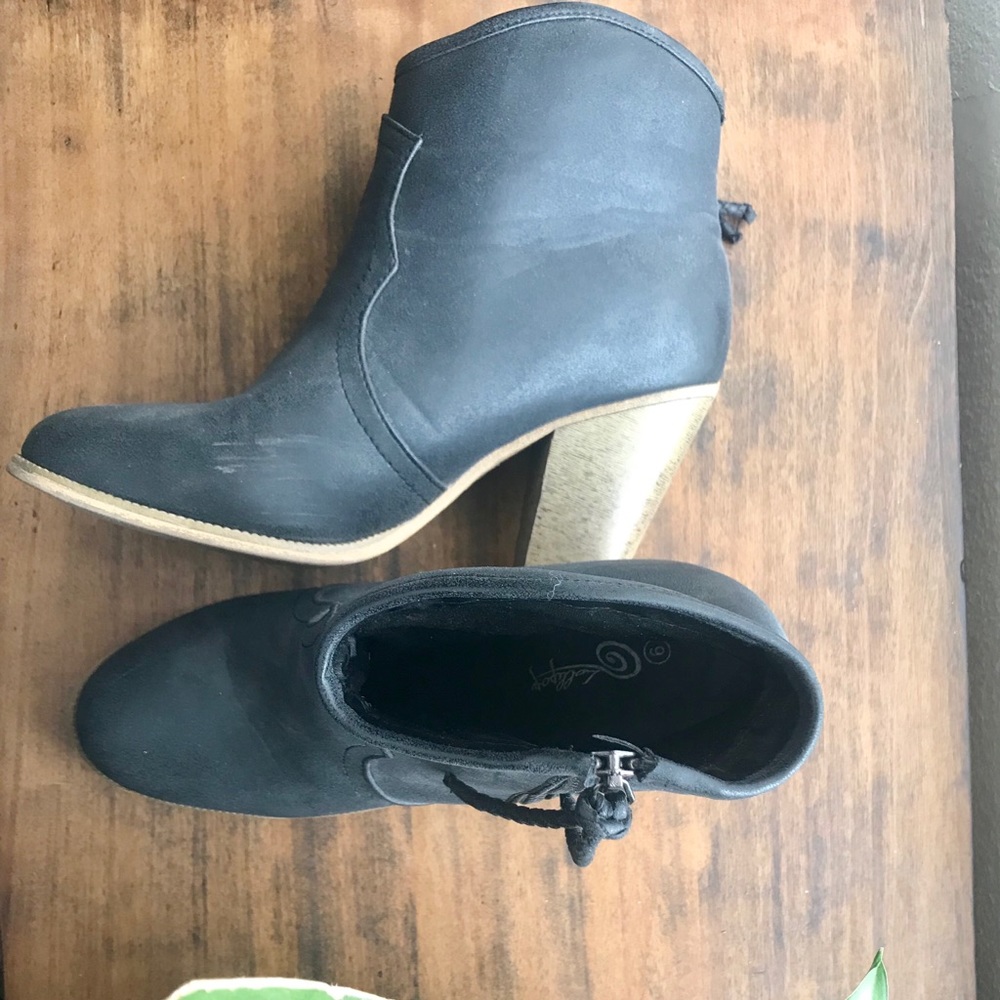 Black 3 inch ankle boots size 9